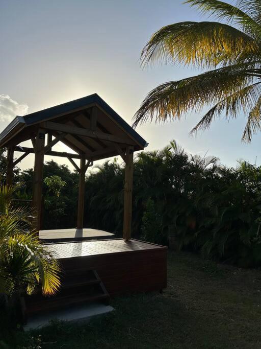 Bungalow Avec Jacuzzi Privatif Villa Sainte-Rose Eksteriør billede